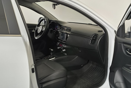 Kia Rio X-Line 2019 года с пробегом 56 899 км, фото 9