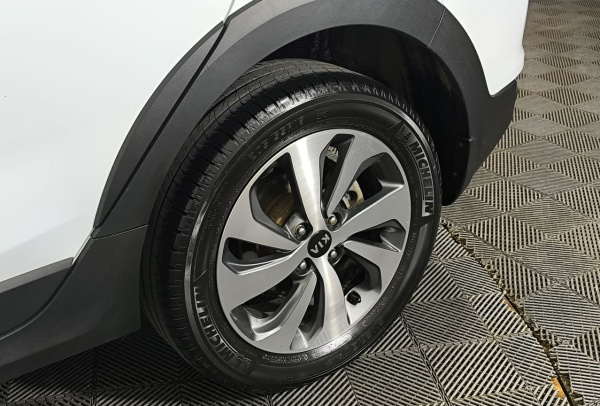 Kia Rio X-Line 2019 года с пробегом 56 899 км, фото 19