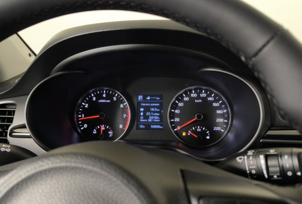 Kia Rio X-Line 2019 года с пробегом 56 899 км, фото 7