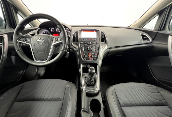 Opel Astra 2014 года с пробегом 117 679 км, фото 13