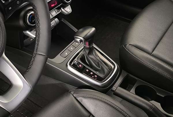 Kia Rio X-Line 2019 года с пробегом 56 899 км, фото 12