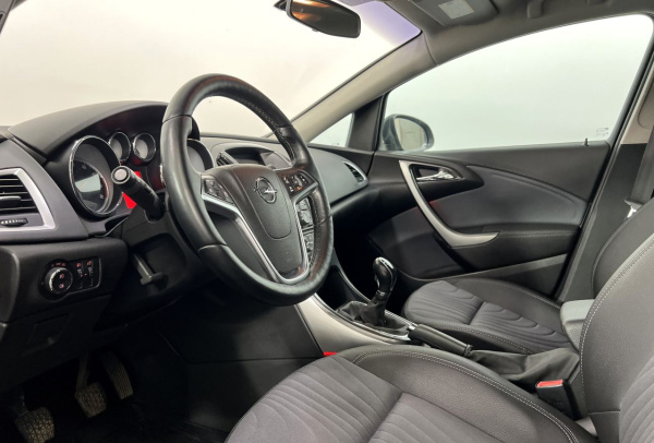 Opel Astra 2014 года с пробегом 117 679 км, фото 10